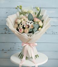 Букет цветов из:  Розы и Лизиантусы в Заводоуковске