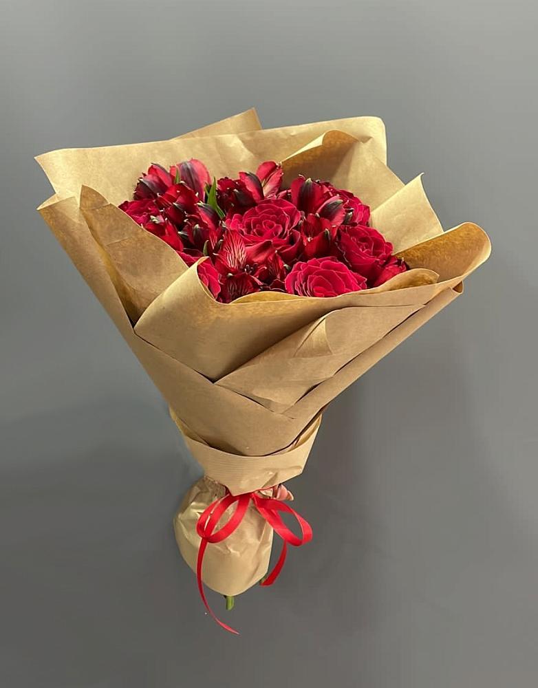 Букет цветов из: Альстромерии и Розы в Заводоуковске