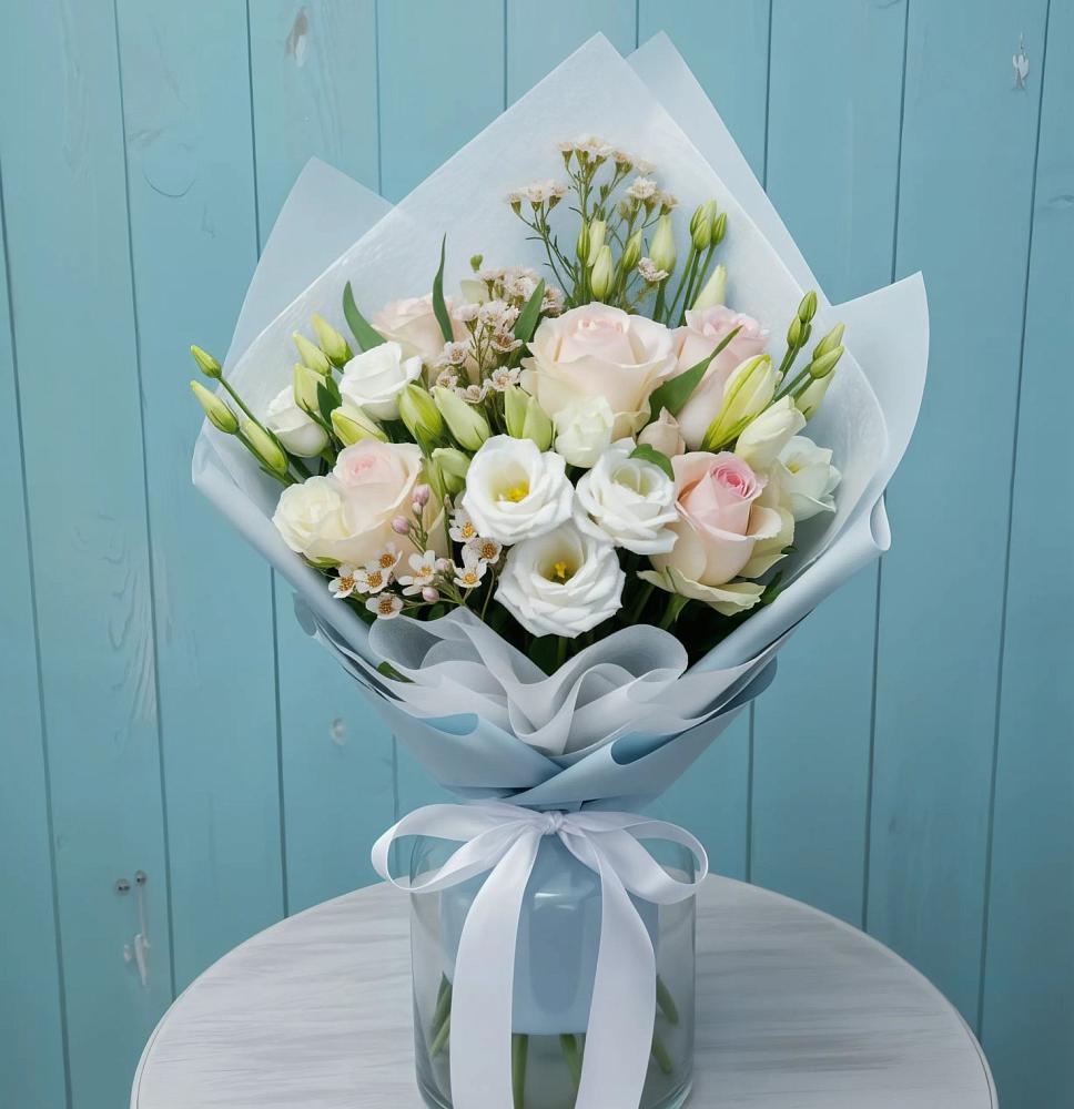 Букет цветов из: Розы и Лизиантусы в Заводоуковске