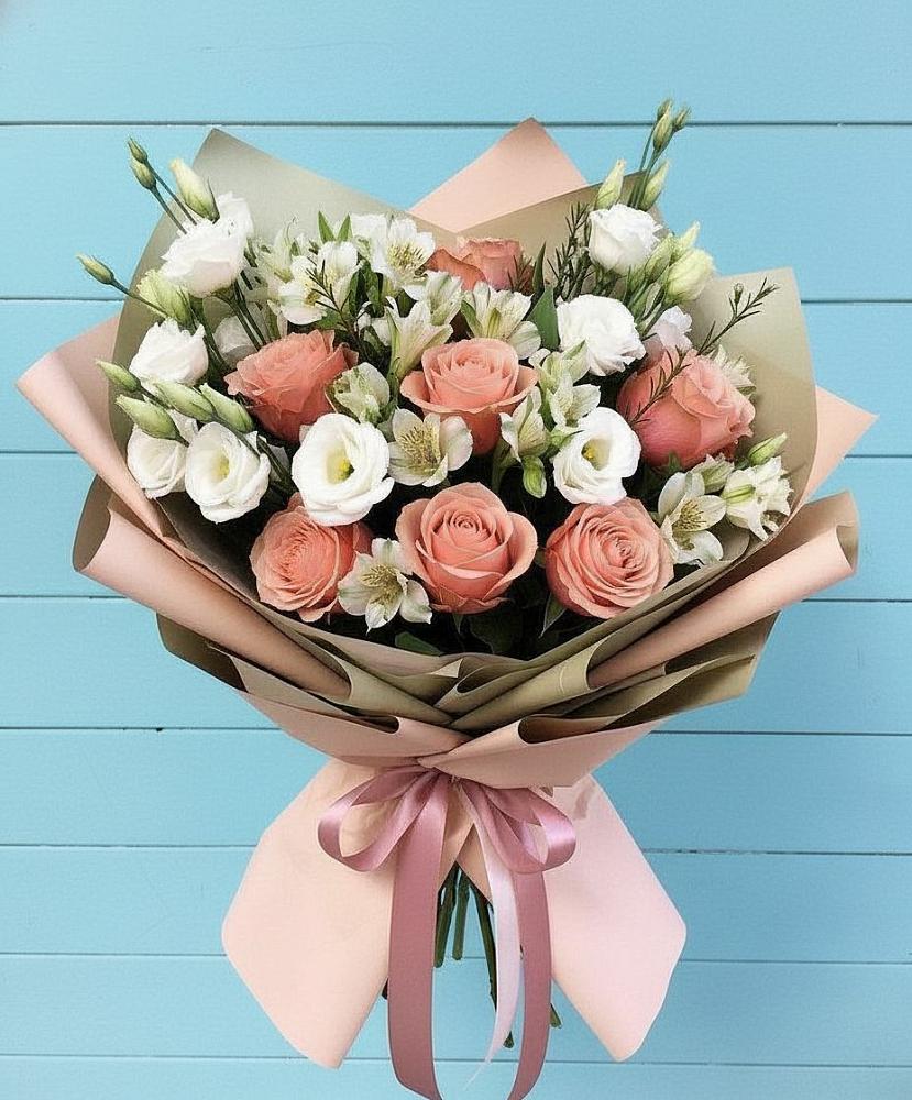 Букет цветов из: Розы, Альстромерии и Лизиантусы в Заводоуковске