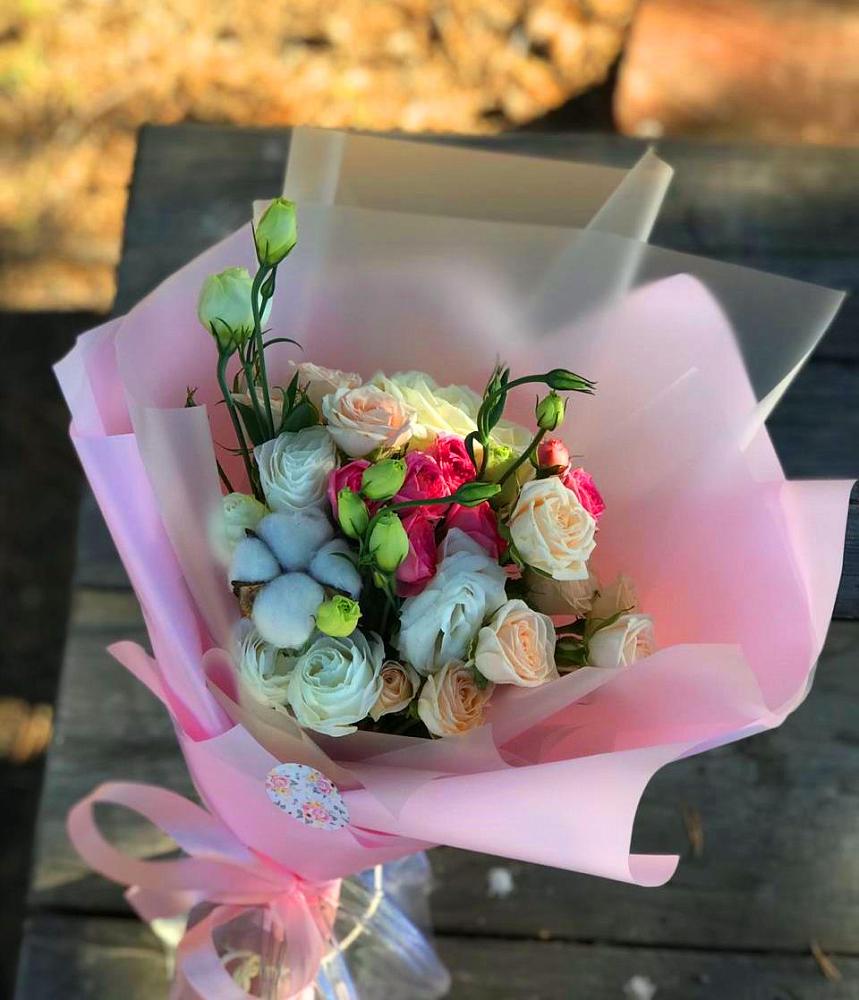 Букет цветов из: Розы и Лизиантусы в Заводоуковске