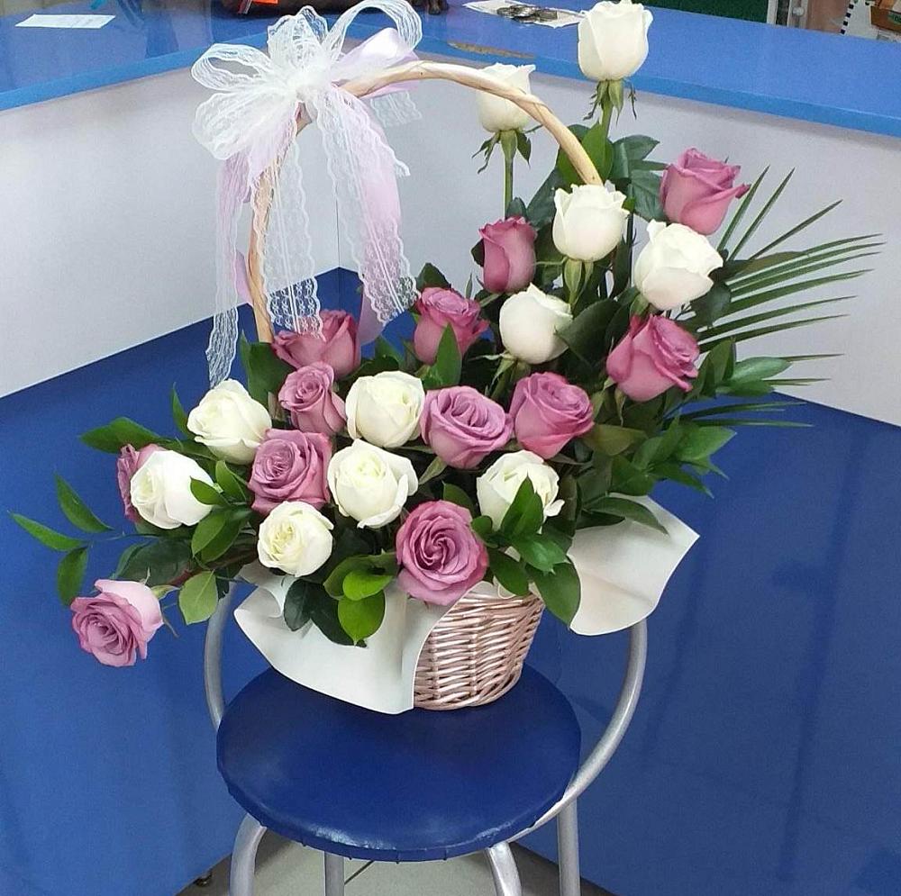 Цветочная композиция из Розы в корзине в Заводоуковске