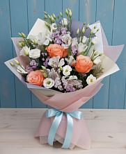 Букет цветов из:  Лизиантусы, Розы, Альстромерии и Гипсофила в Заводоуковске
