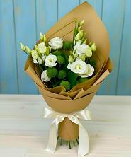 Букет цветов из:  Хризантемы и Лизиантусы в Заводоуковске