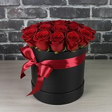 Цветочная композиция из Розы в шляпной коробке в Заводоуковске