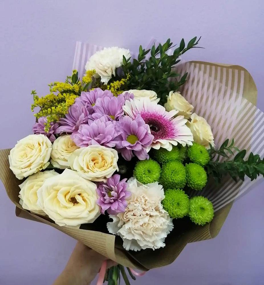 Букет цветов из: Хризантемы, Розы, Гвоздики и Герберы в Заводоуковске