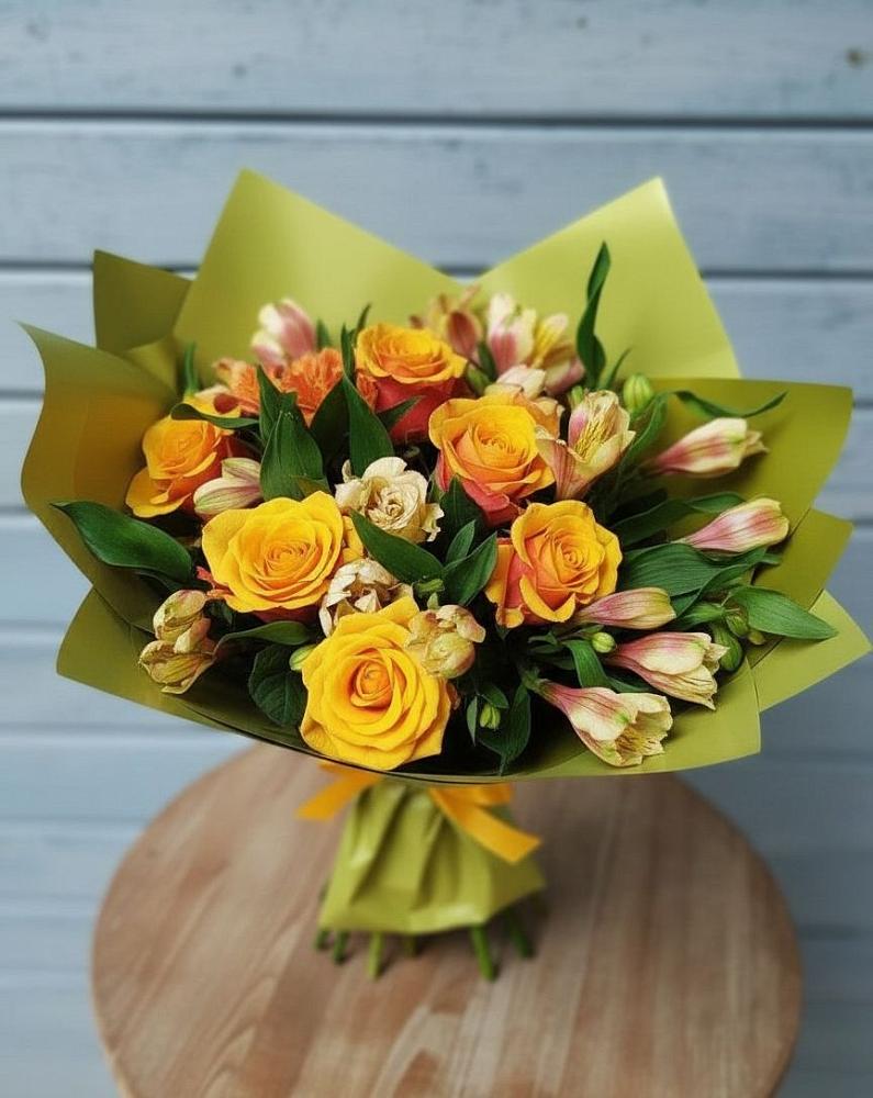 Букет цветов из: Альстромерии и Розы в Заводоуковске