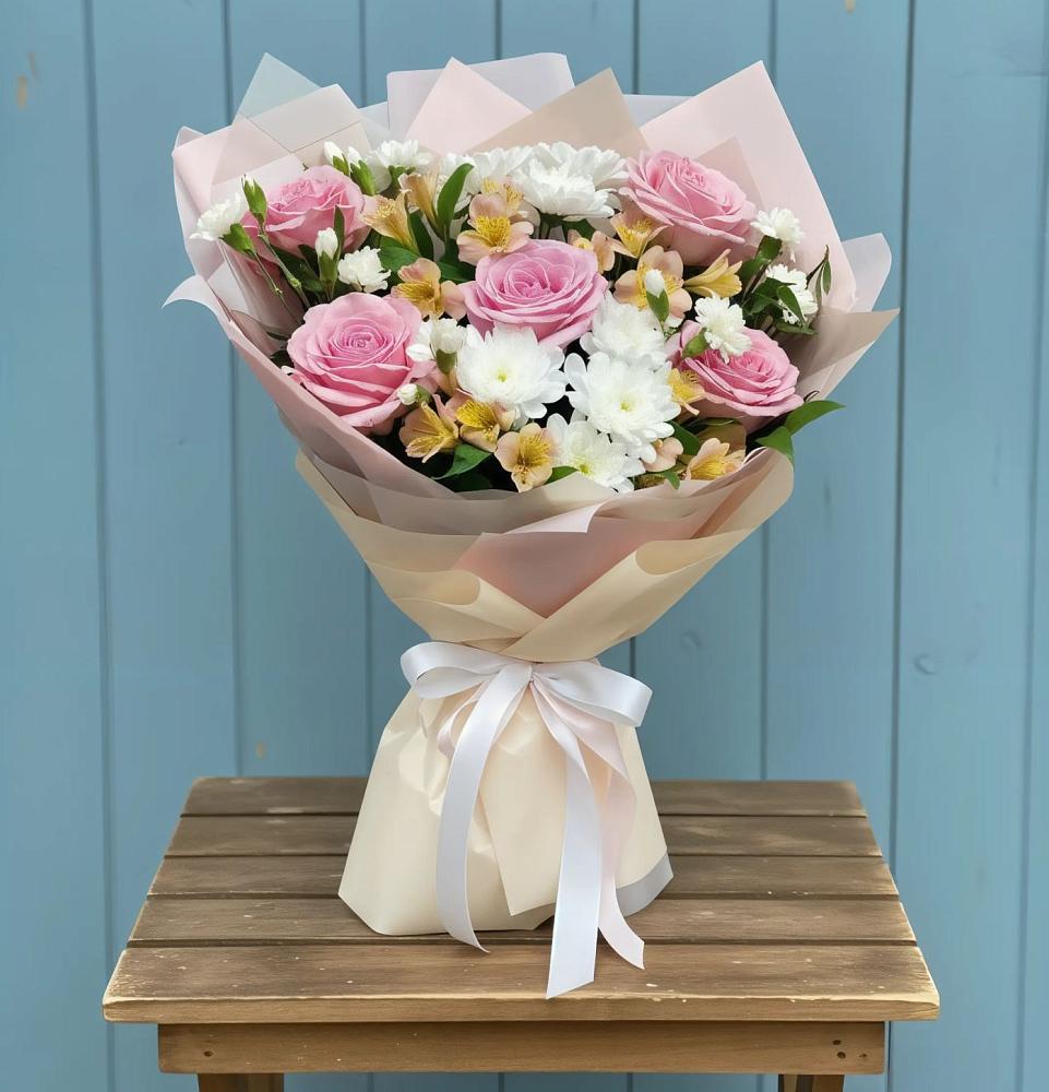 Букет цветов из: Гвоздики, Орхидеи и Розы в Заводоуковске